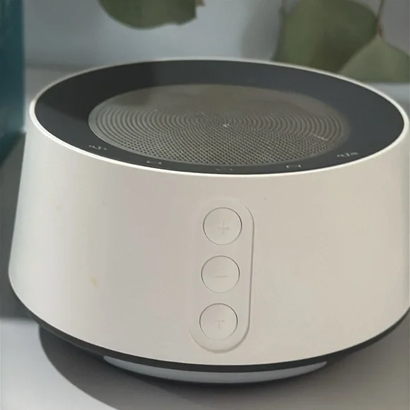 White Noise Sound Machine 14 Soothing Sounds 10 Levels Night Light Nursery - Picture 12 of 16